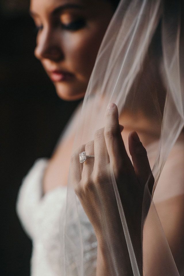 Fine Art Bridal Portraits at the Virginia House | PreOwned Wedding Dresses